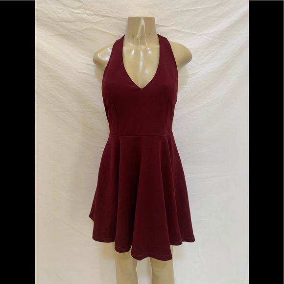Lulu’s Size M Lawson Burgundy Color Skater Dress - Picture 6 of 12